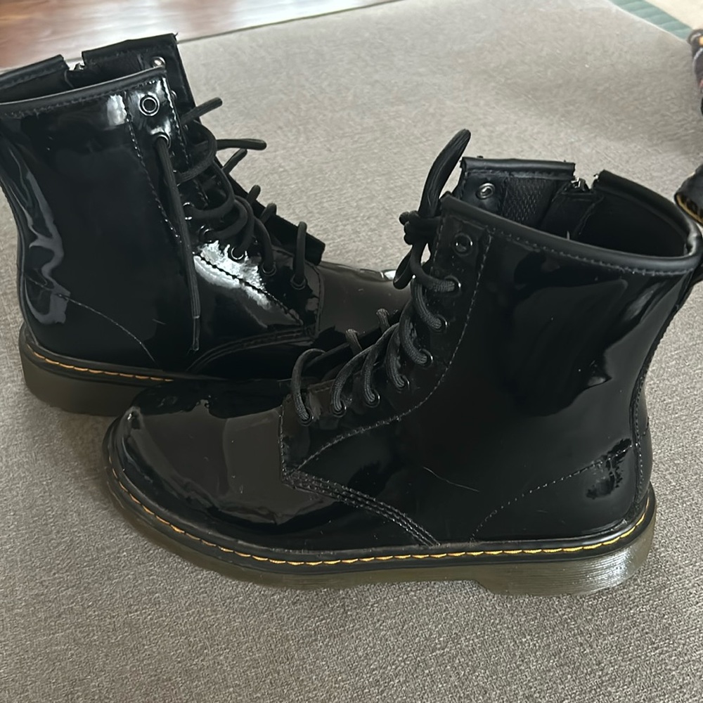Dr Martens black patent size 5UK 6 US